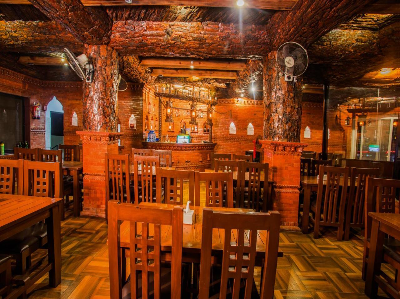 Grand Shivalaya Hotel And Restro Похара Екстериор снимка