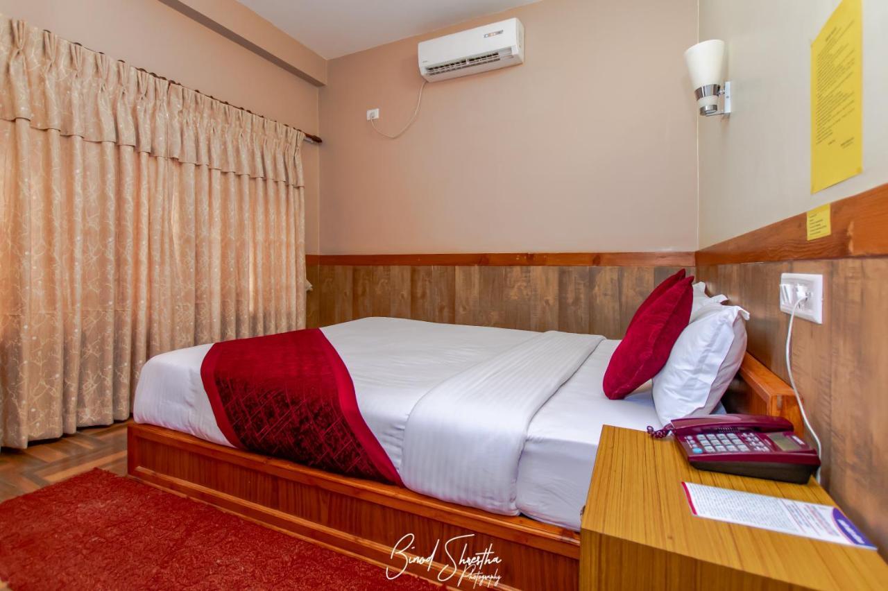 Grand Shivalaya Hotel And Restro Похара Екстериор снимка