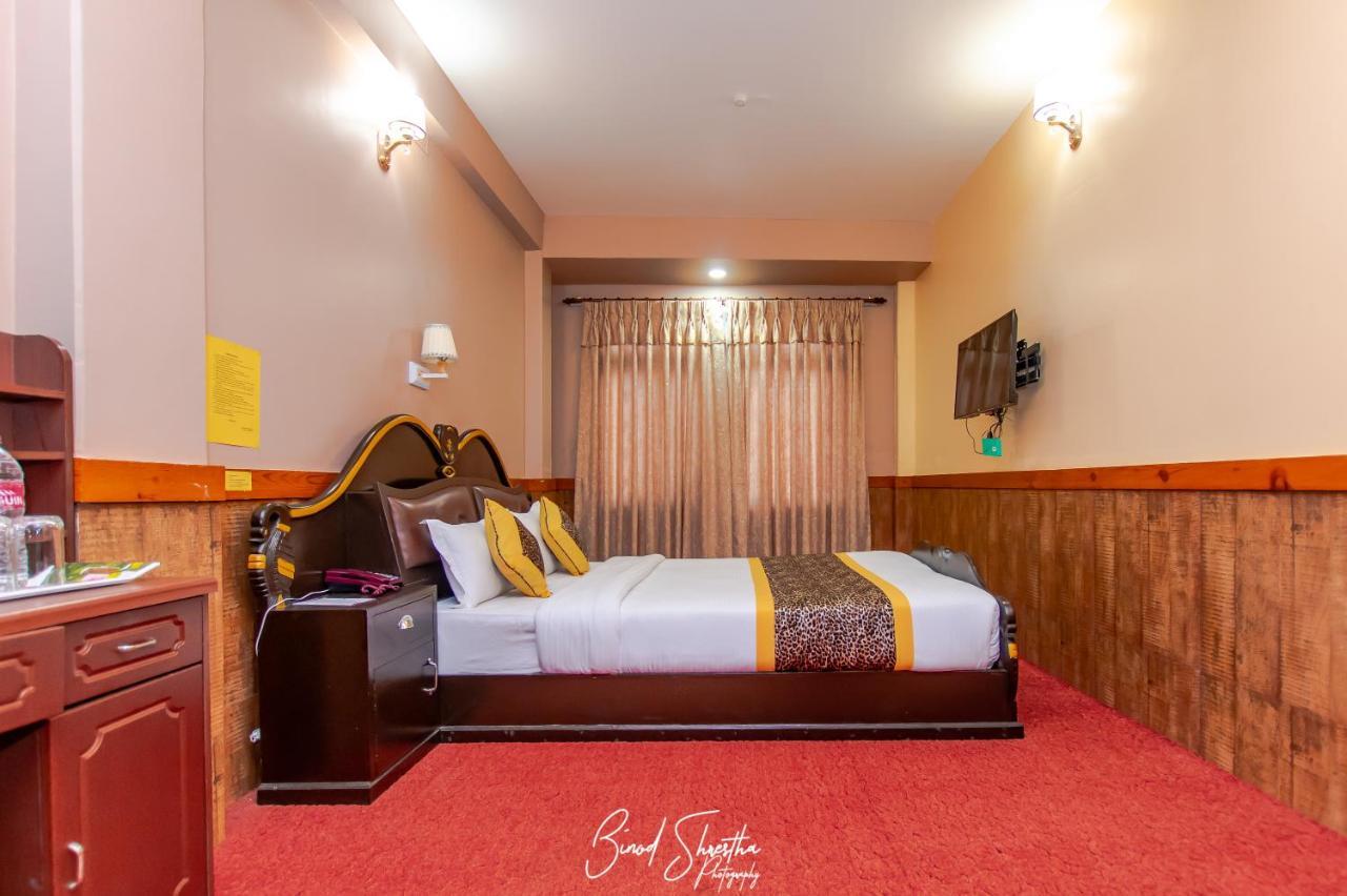 Grand Shivalaya Hotel And Restro Похара Екстериор снимка